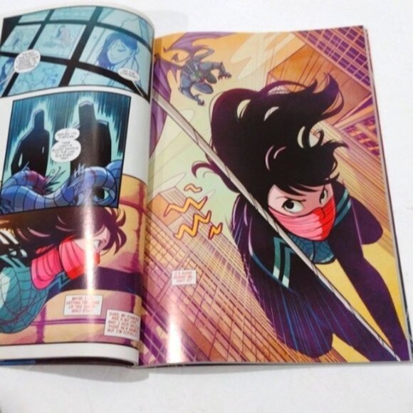 Trade Paperback Silk: The Life & Times of Cindy Moon Vol 0 Robbie Thompson 2015 - Picture 9 of 10